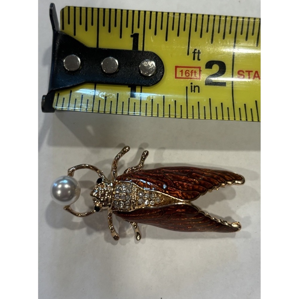 Cicada Insect Bug Crystal & Rhinestone Enamel Brooch - Picture 3 of 3